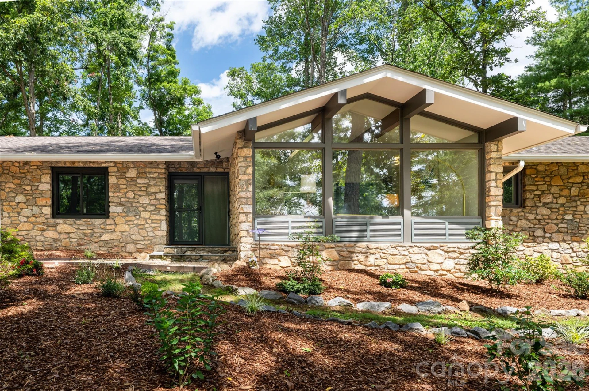 24 Amherst Road - Photo 3