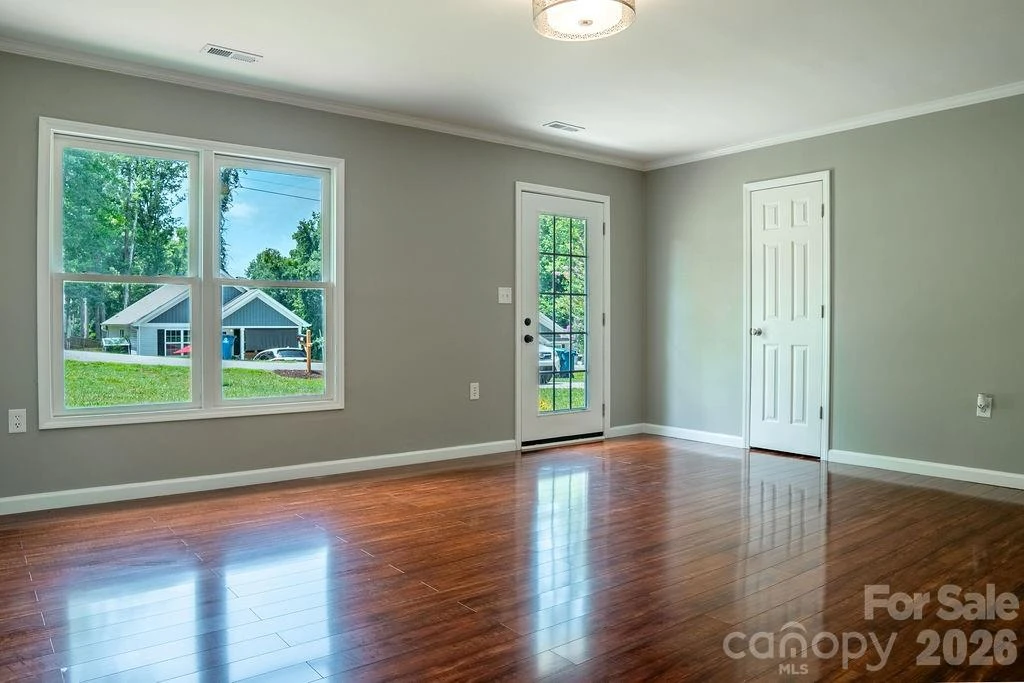 138 Oak Hill Drive - Photo 5