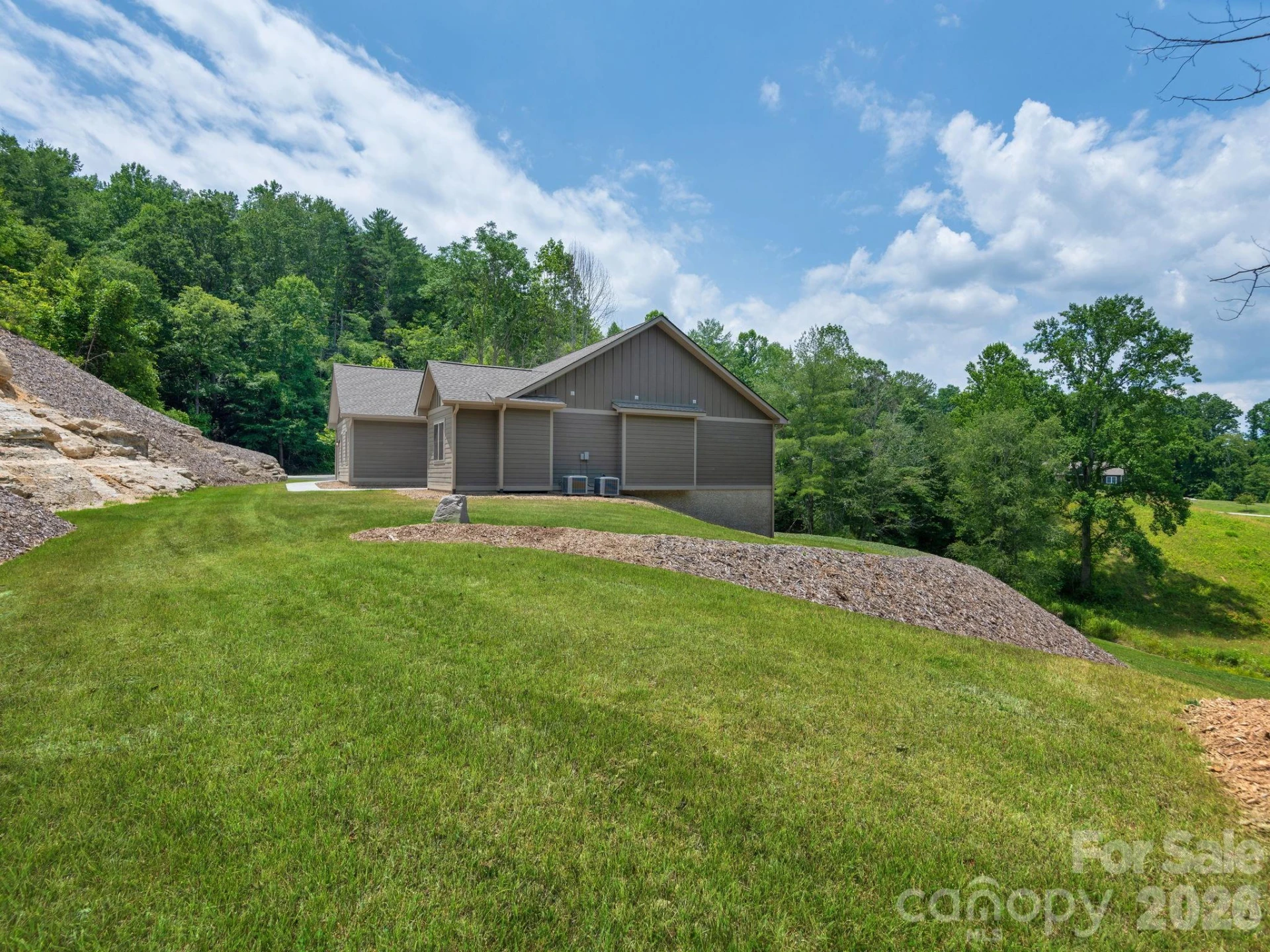 105 Sheila Wynne Drive - Photo 3