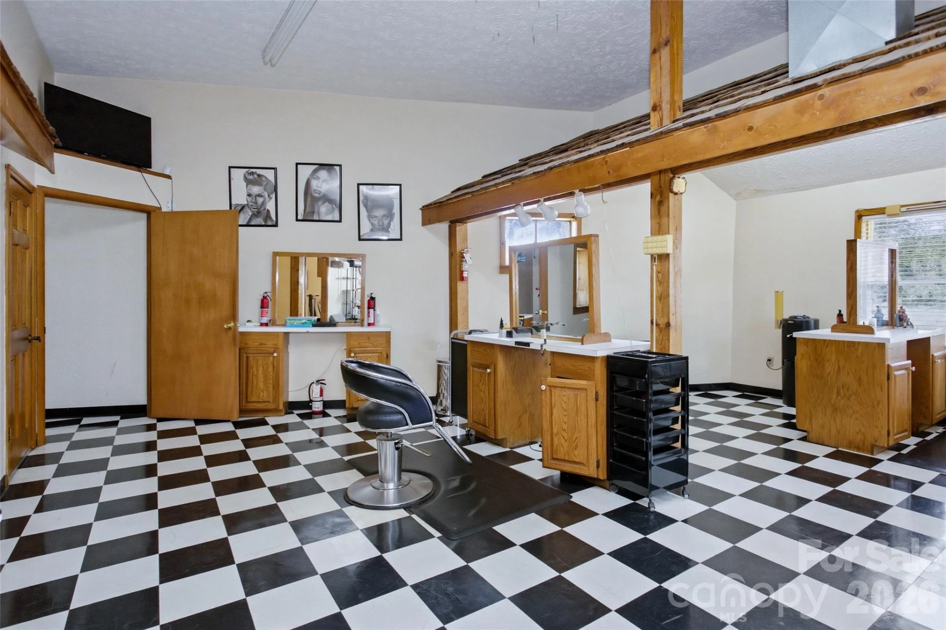295 W Haywood Street - Photo 15