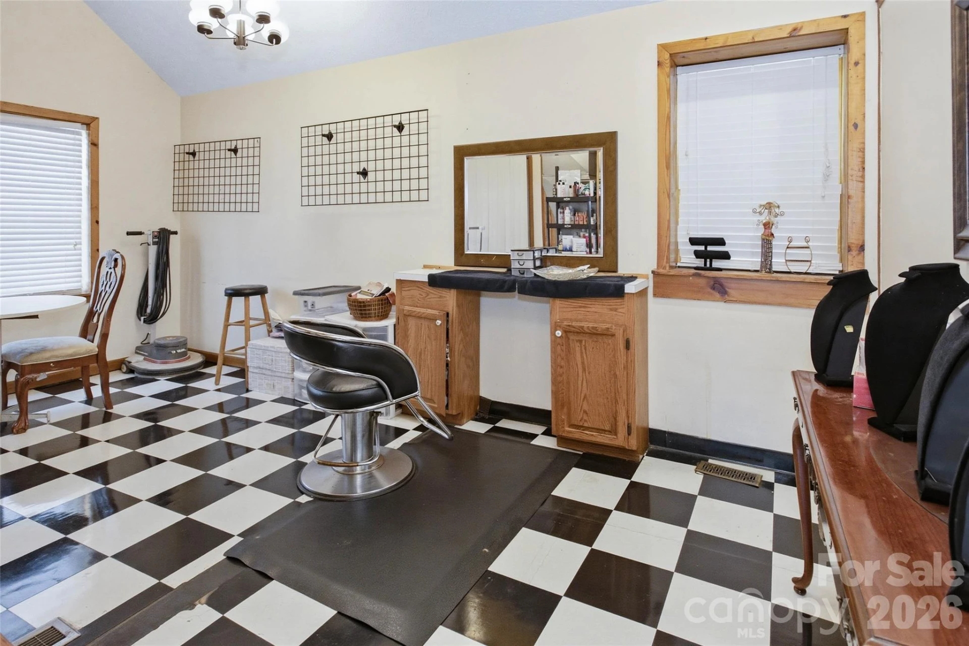 295 W Haywood Street - Photo 18