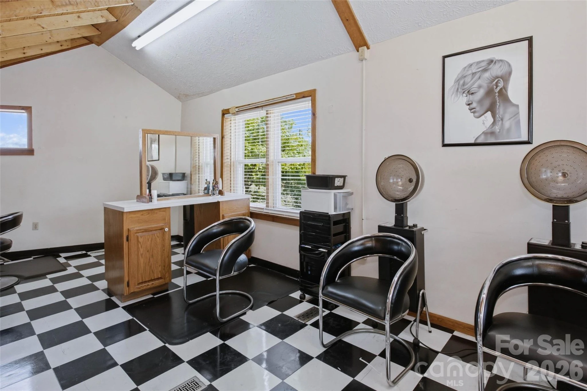 295 W Haywood Street - Photo 19