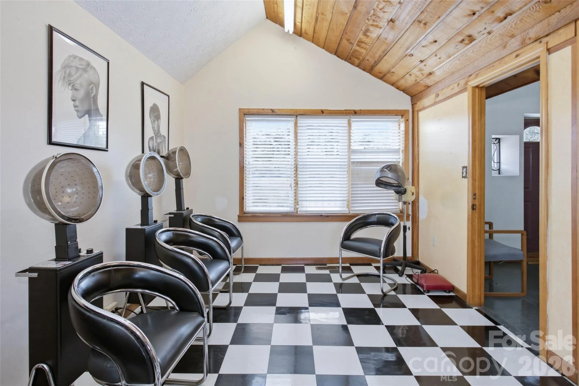 295 W Haywood Street - Photo 22