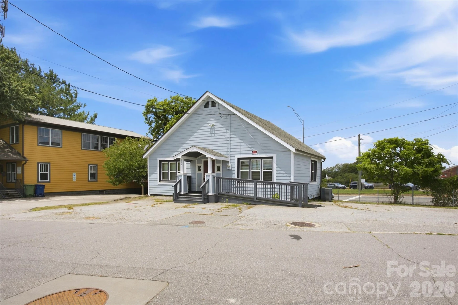 295 W Haywood Street - Photo 8