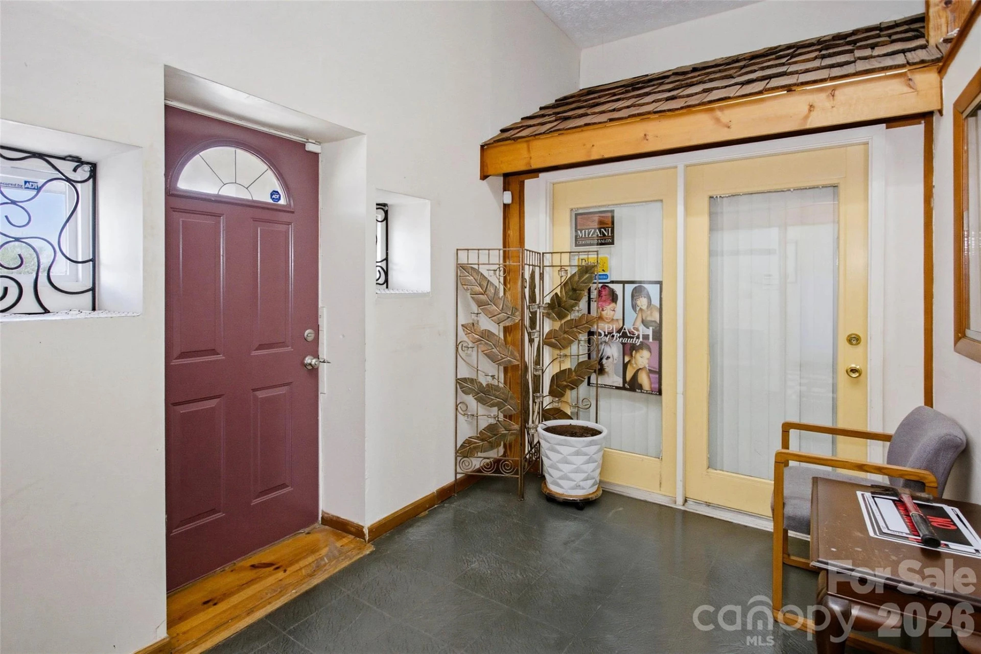 295 W Haywood Street - Photo 9