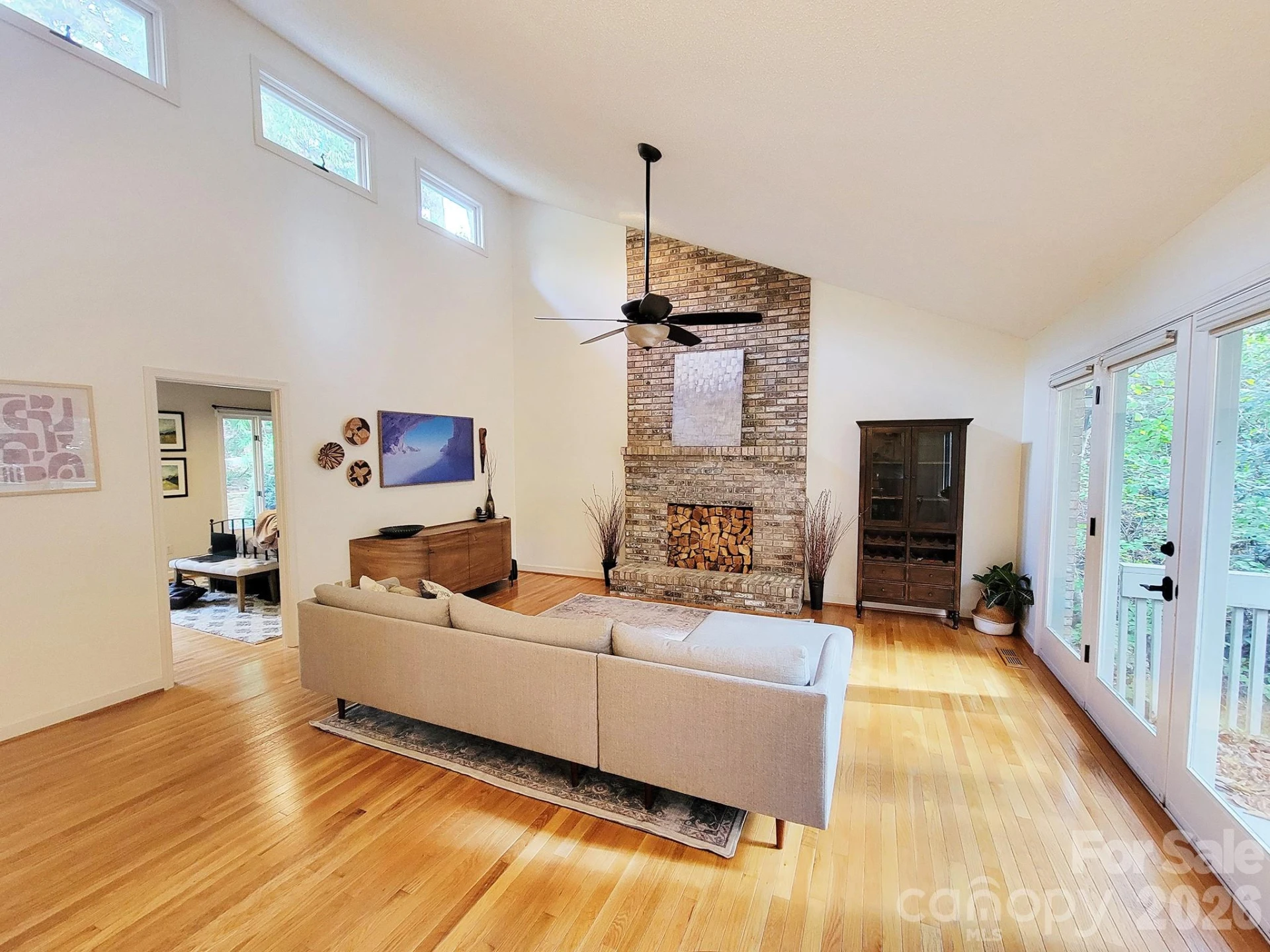 305 E Sondley Drive - Photo 5