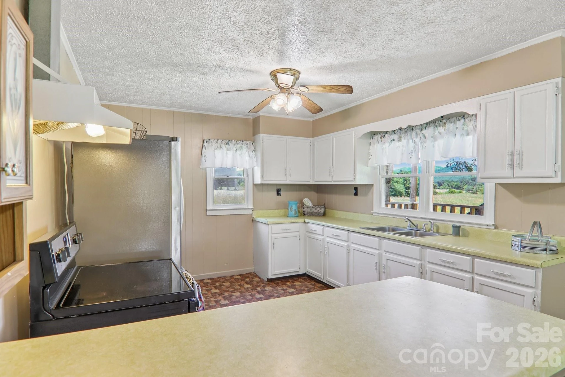 414 Skyline Drive - Photo 13