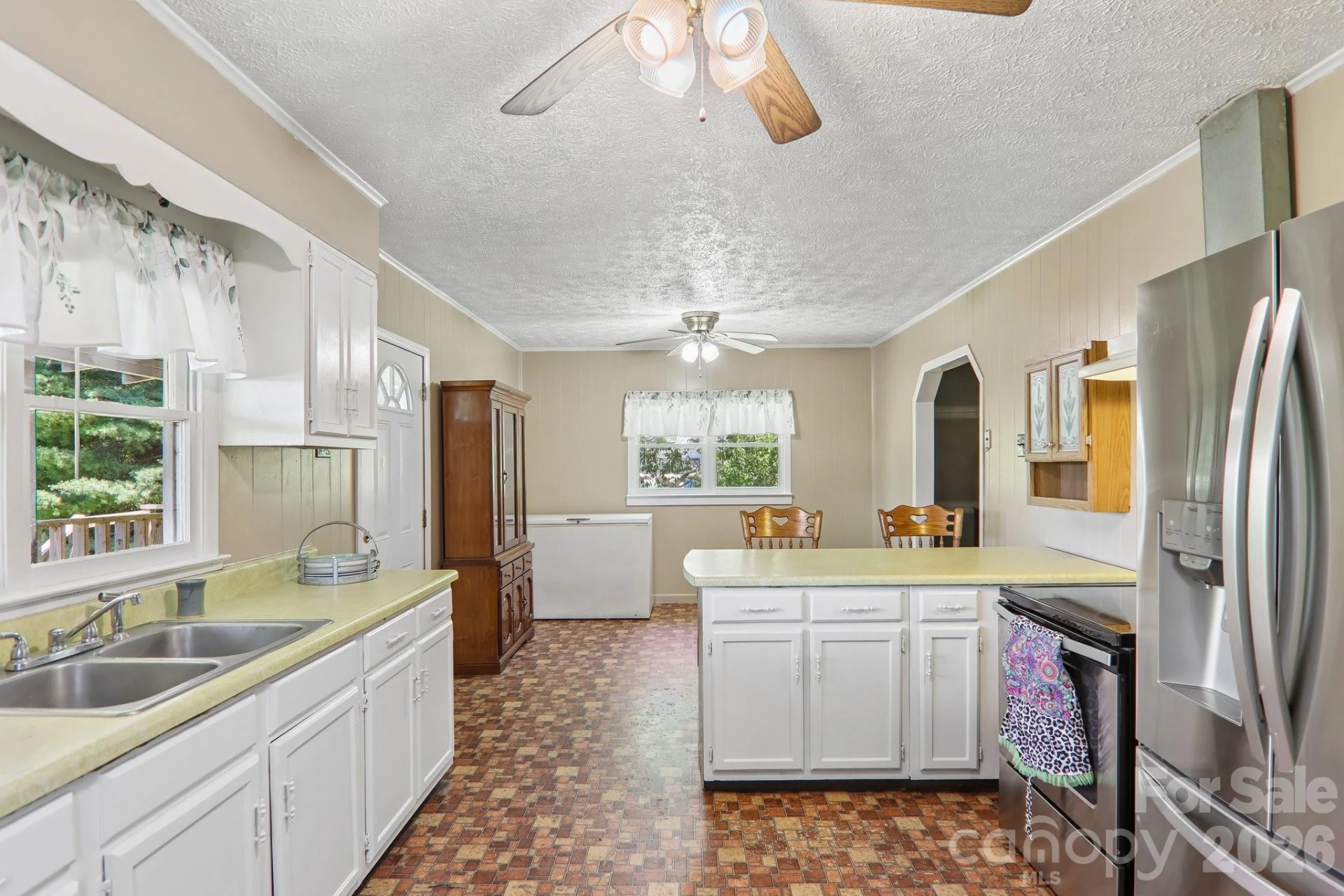 414 Skyline Drive - Photo 14