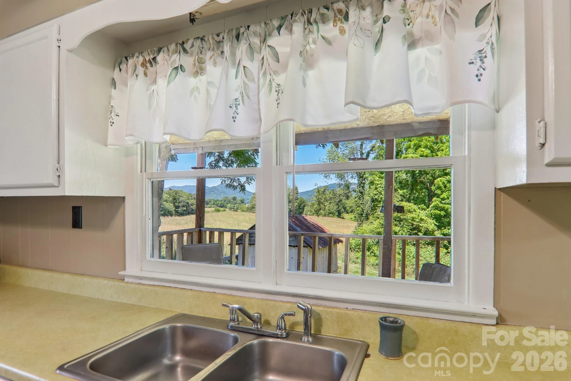 414 Skyline Drive - Photo 16