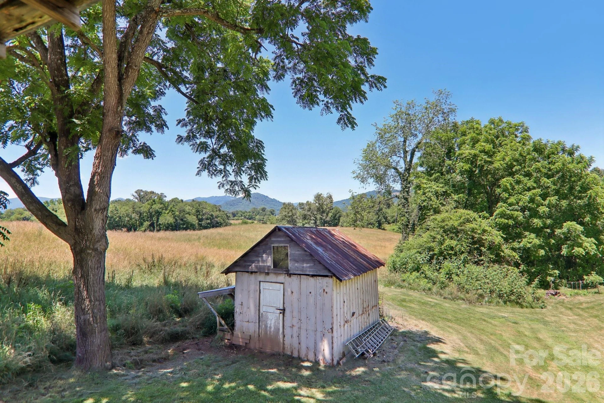 414 Skyline Drive - Photo 3