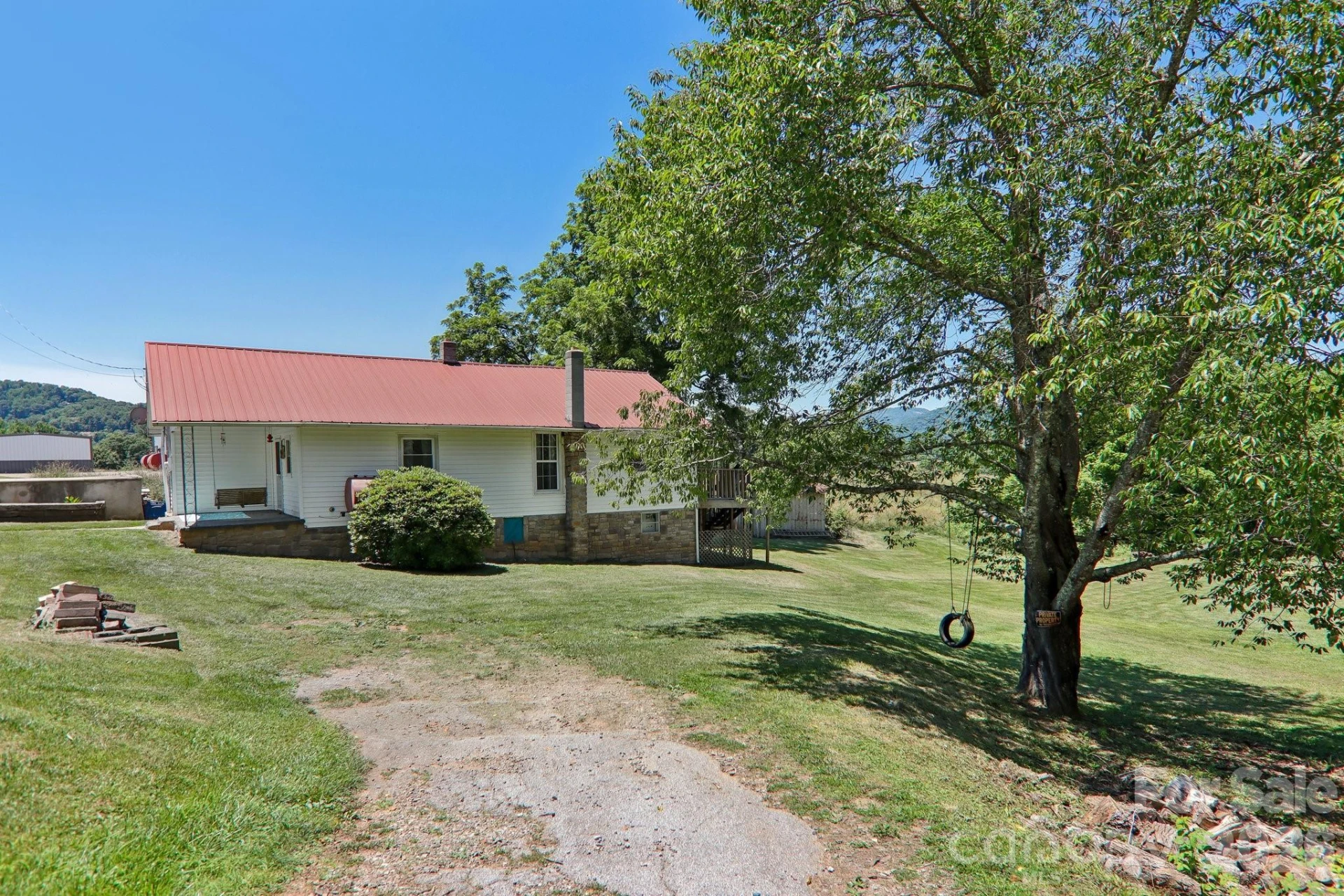 414 Skyline Drive - Photo 5