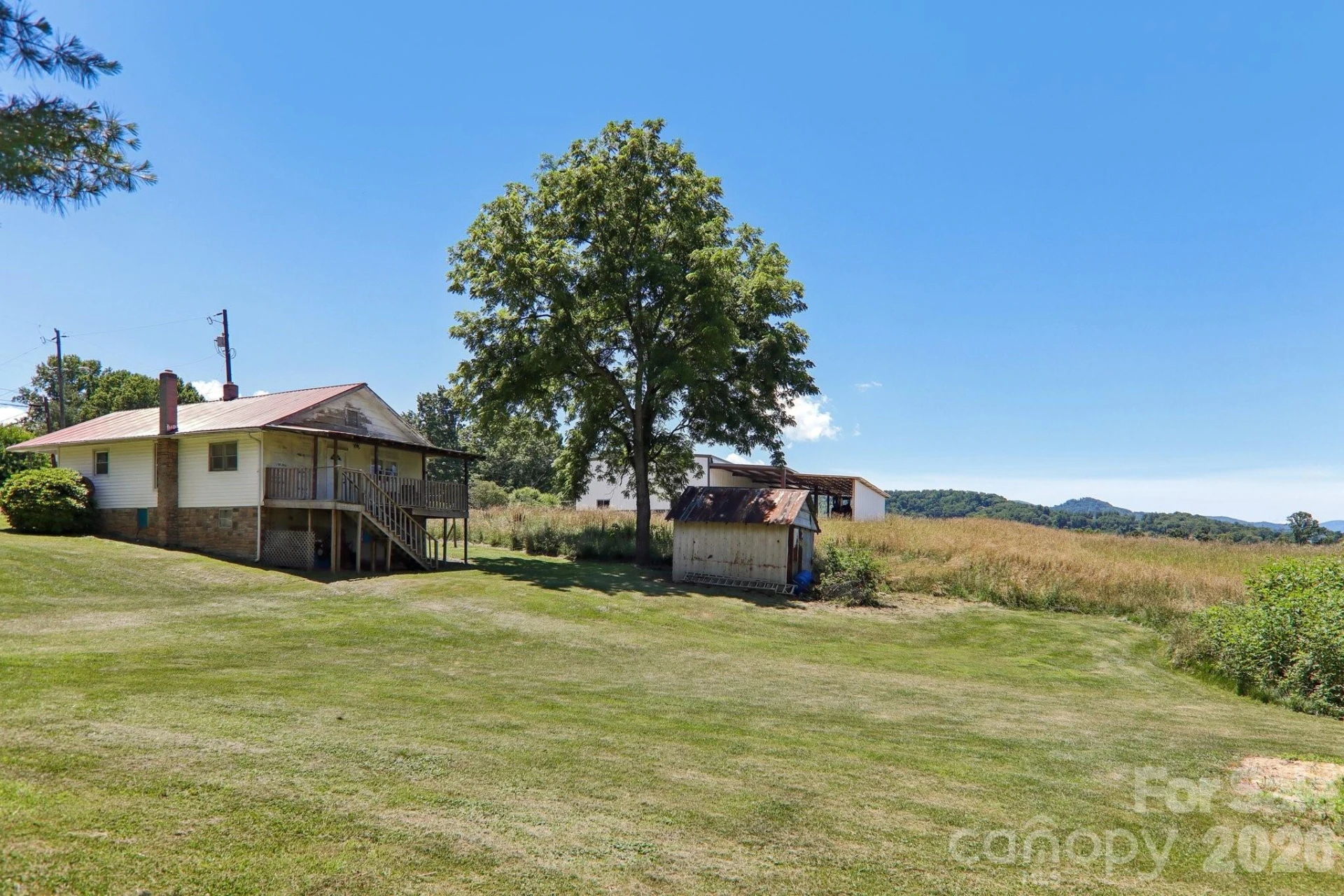 414 Skyline Drive - Photo 2