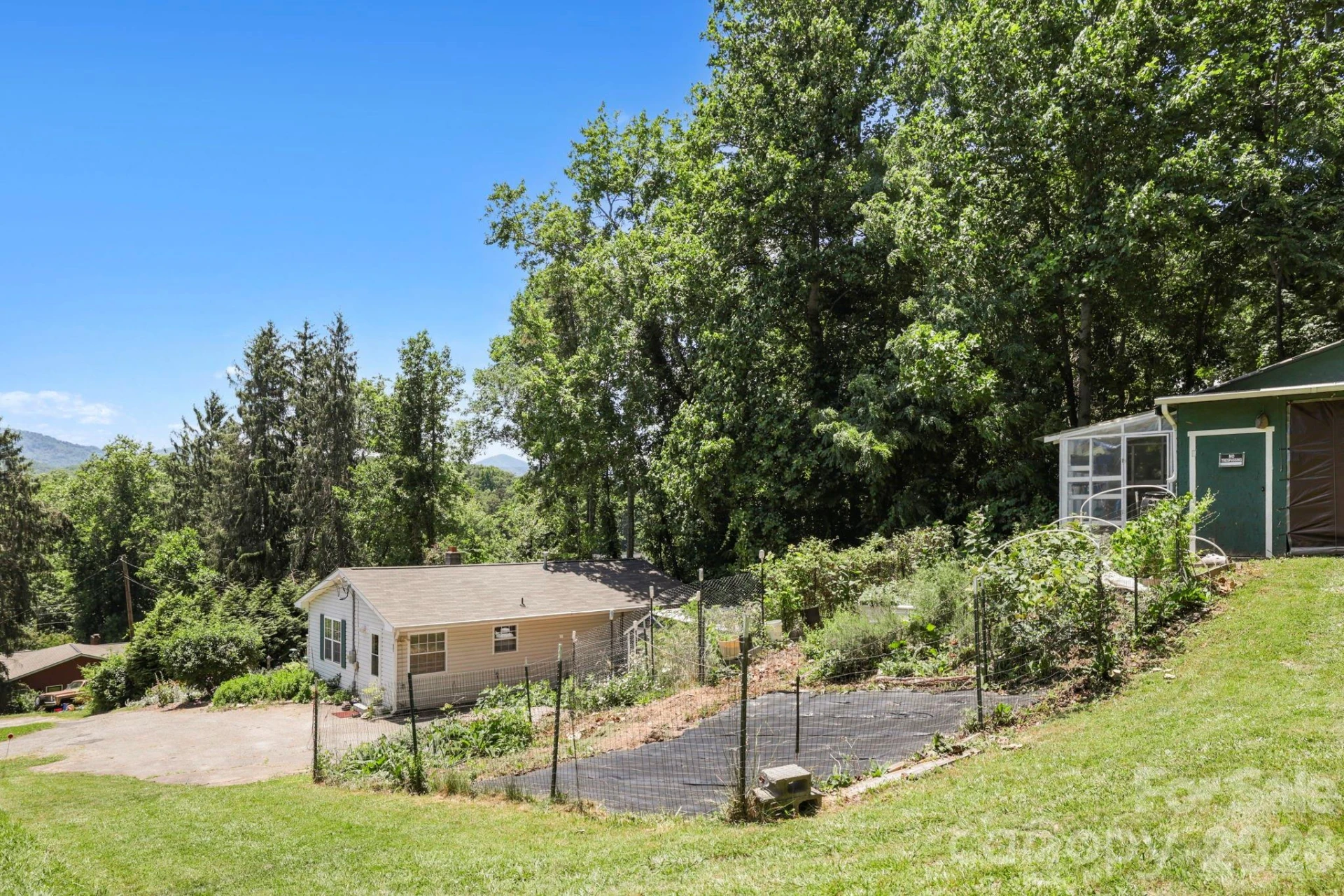658 Enka Lake Road - Photo 33