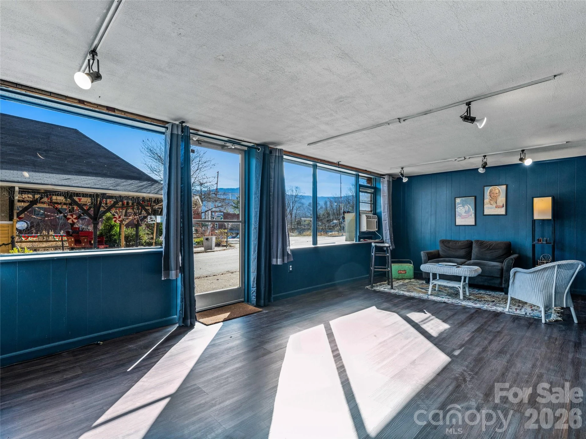 204 Sutton Avenue - Photo 9