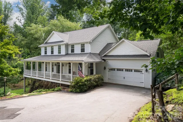 10 Lark Hill Drive