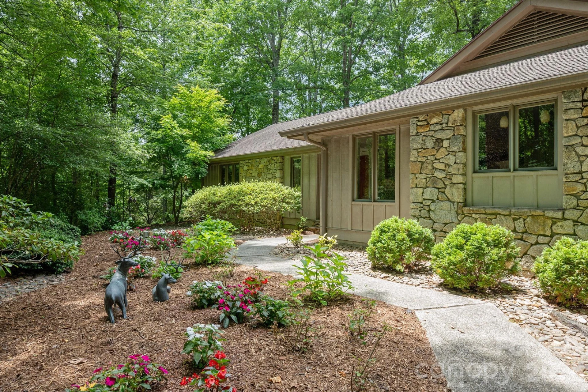 117 Tarnhill Drive - Photo 2