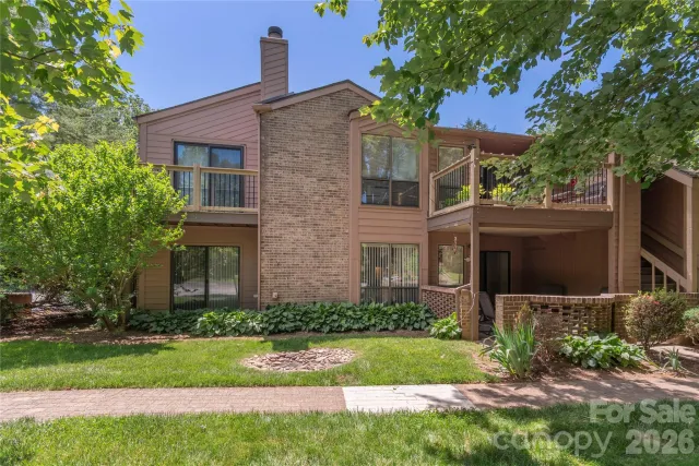 33 Ravencroft Lane