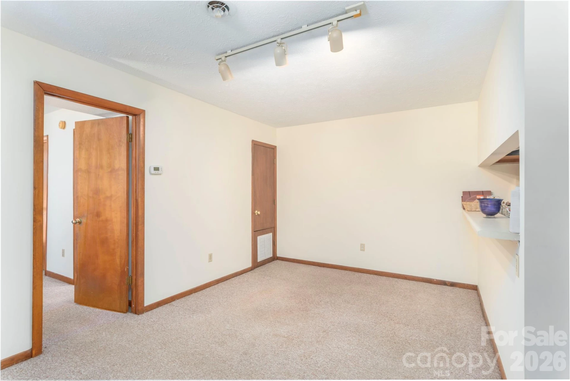 33 Ravencroft Lane #E33 - Photo 9