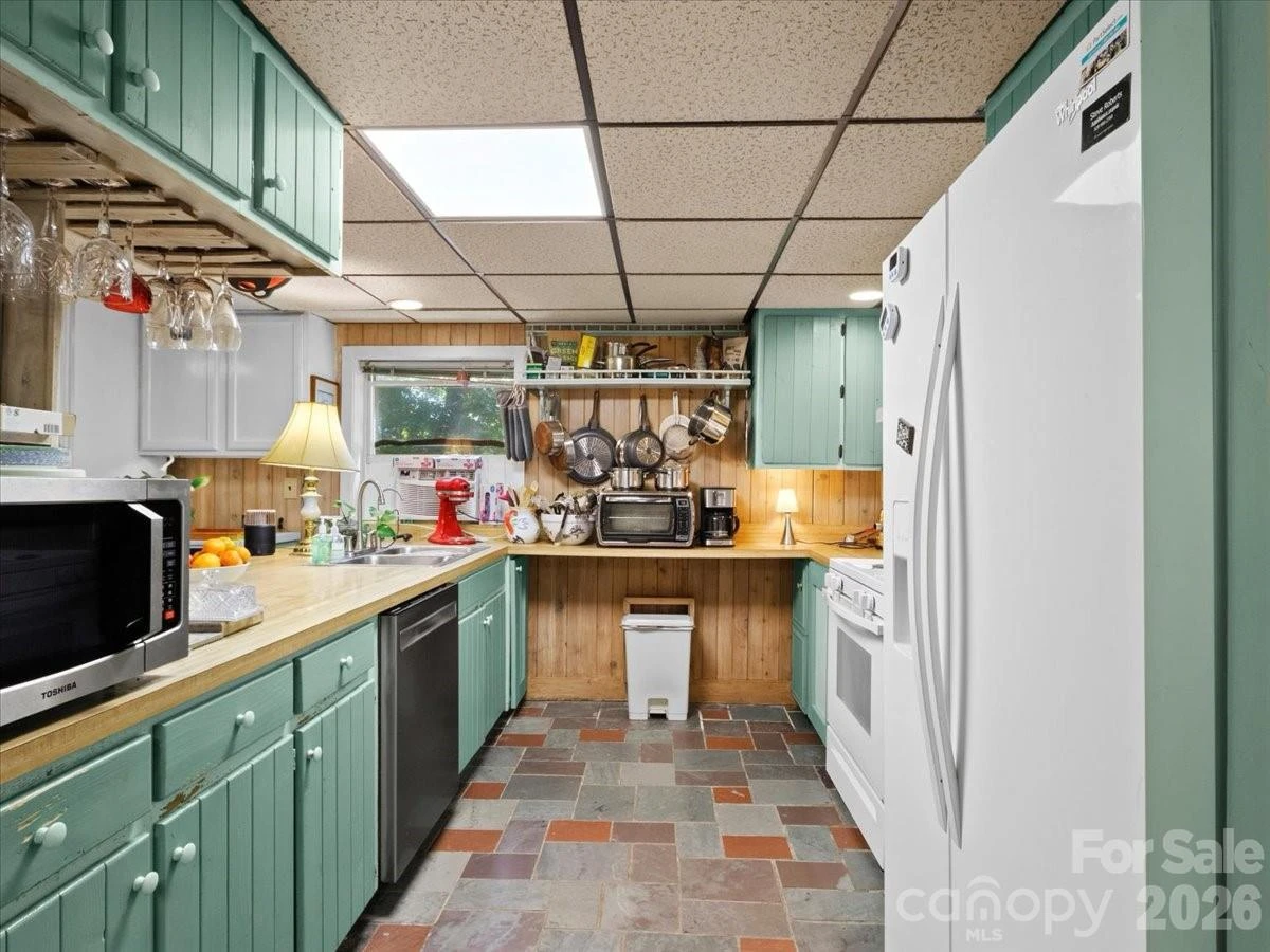 119 Fox Den Road - Photo 14