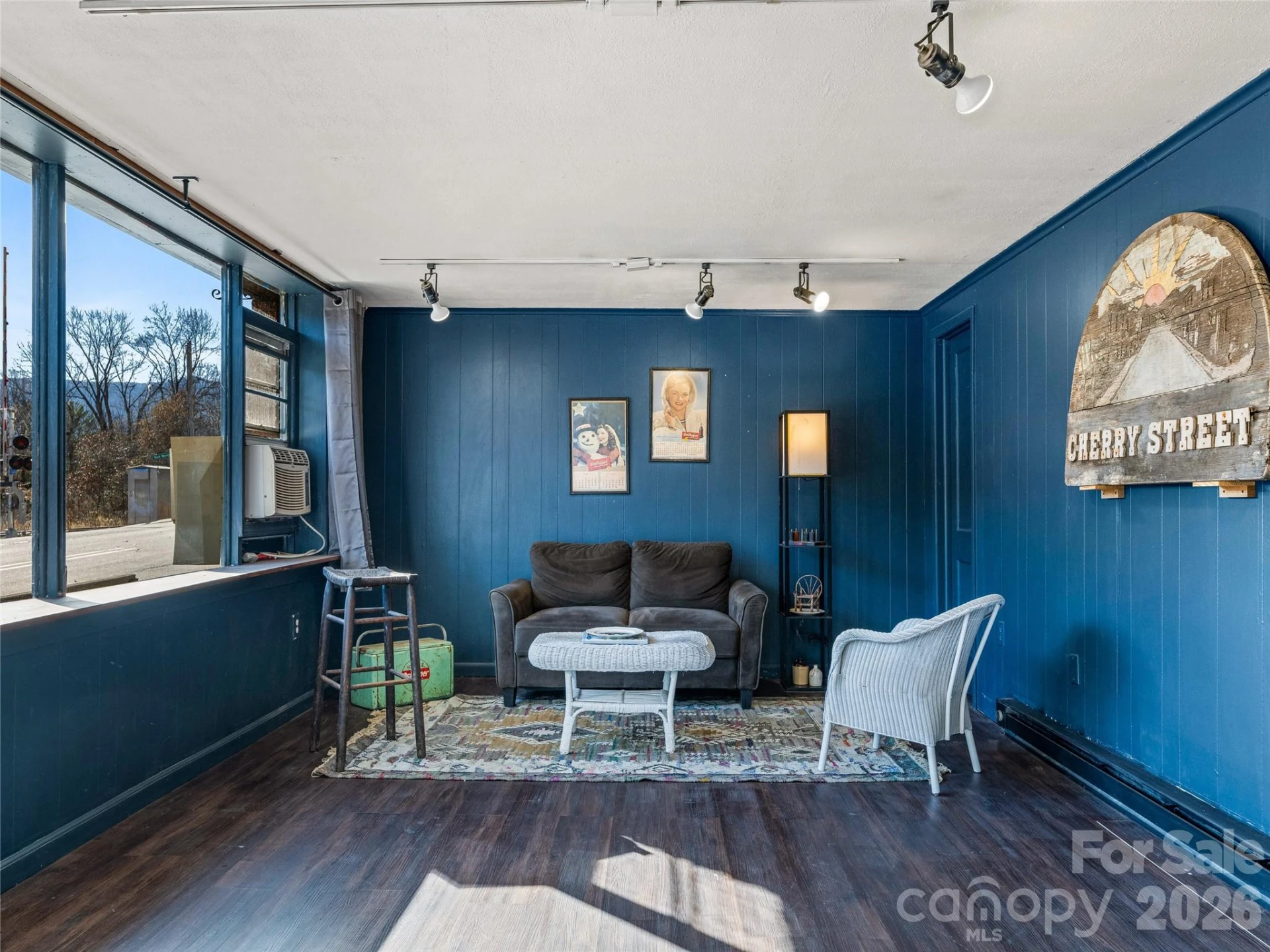 204 Sutton Avenue - Photo 9