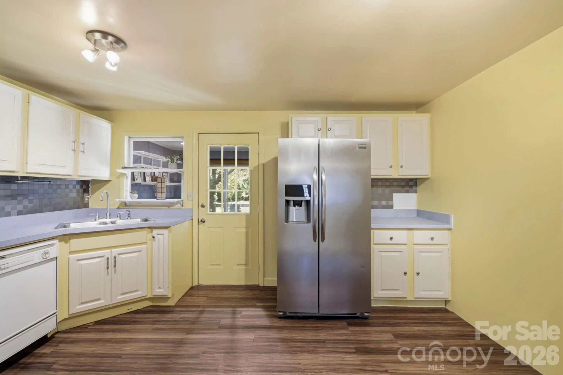 10 Eola Avenue - Photo 14