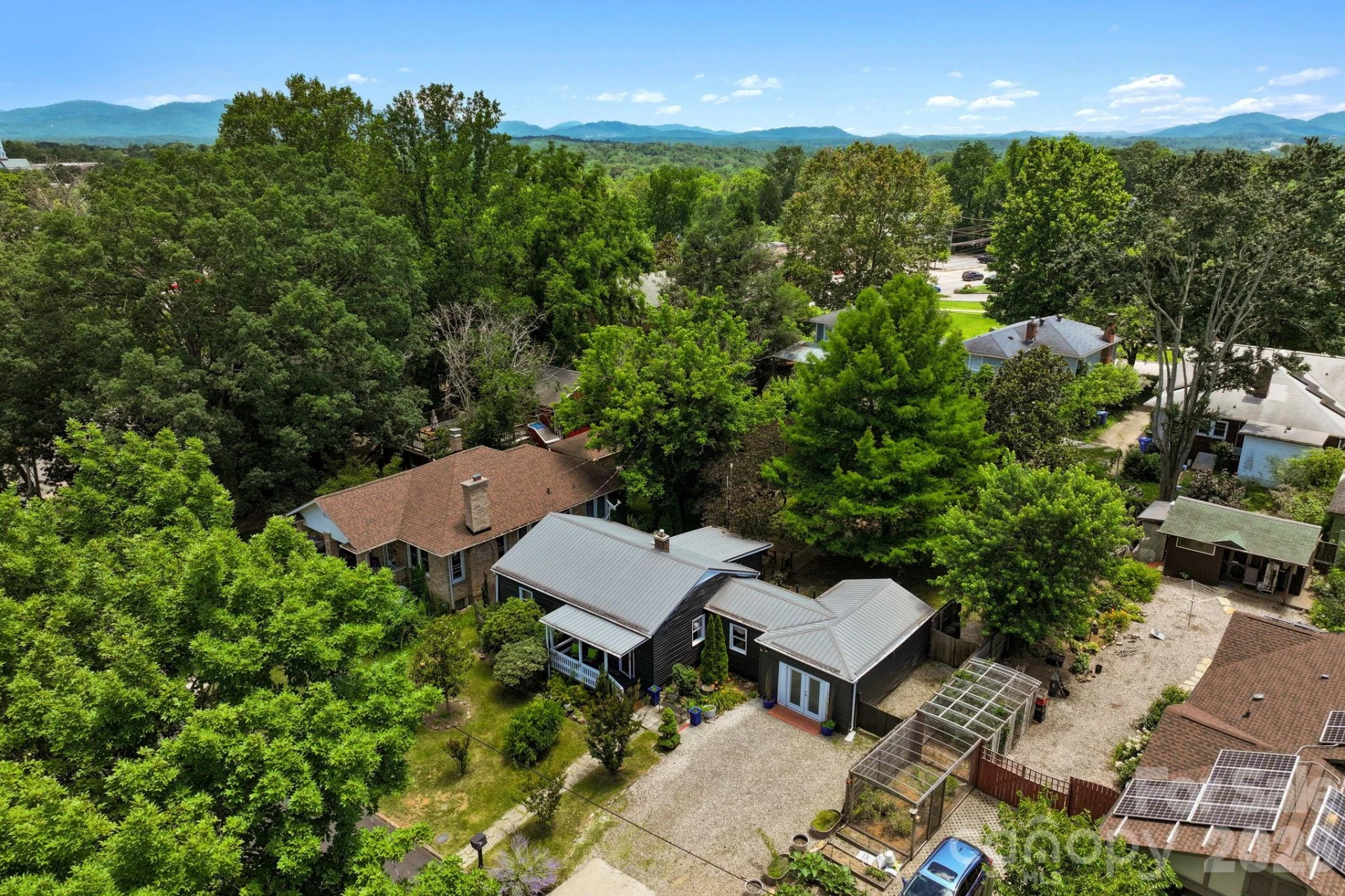 10 Eola Avenue - Photo 3