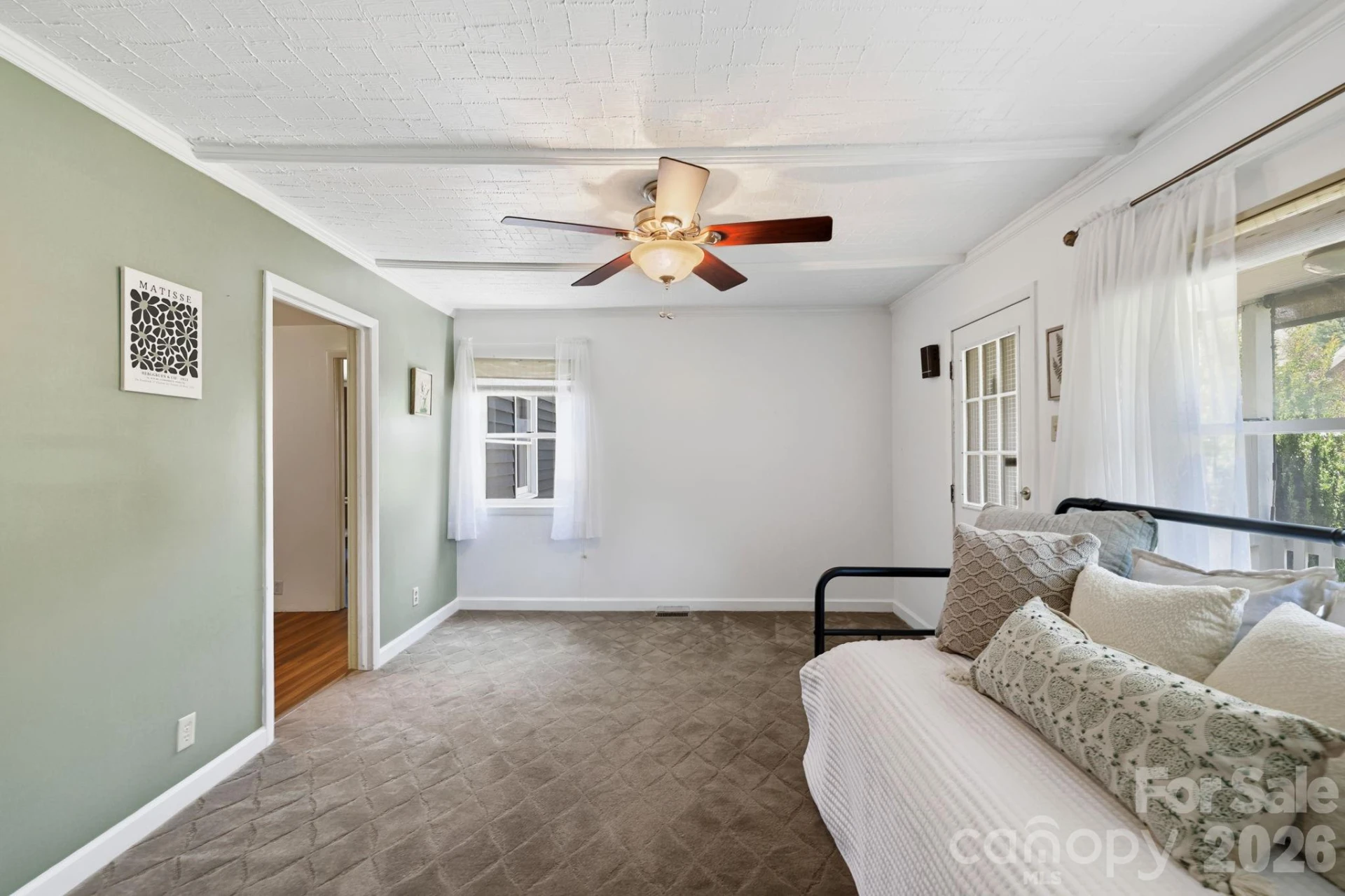 10 Eola Avenue - Photo 8