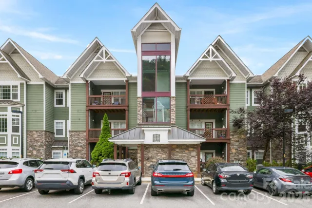 1000 Olde Eastwood Village Boulevard