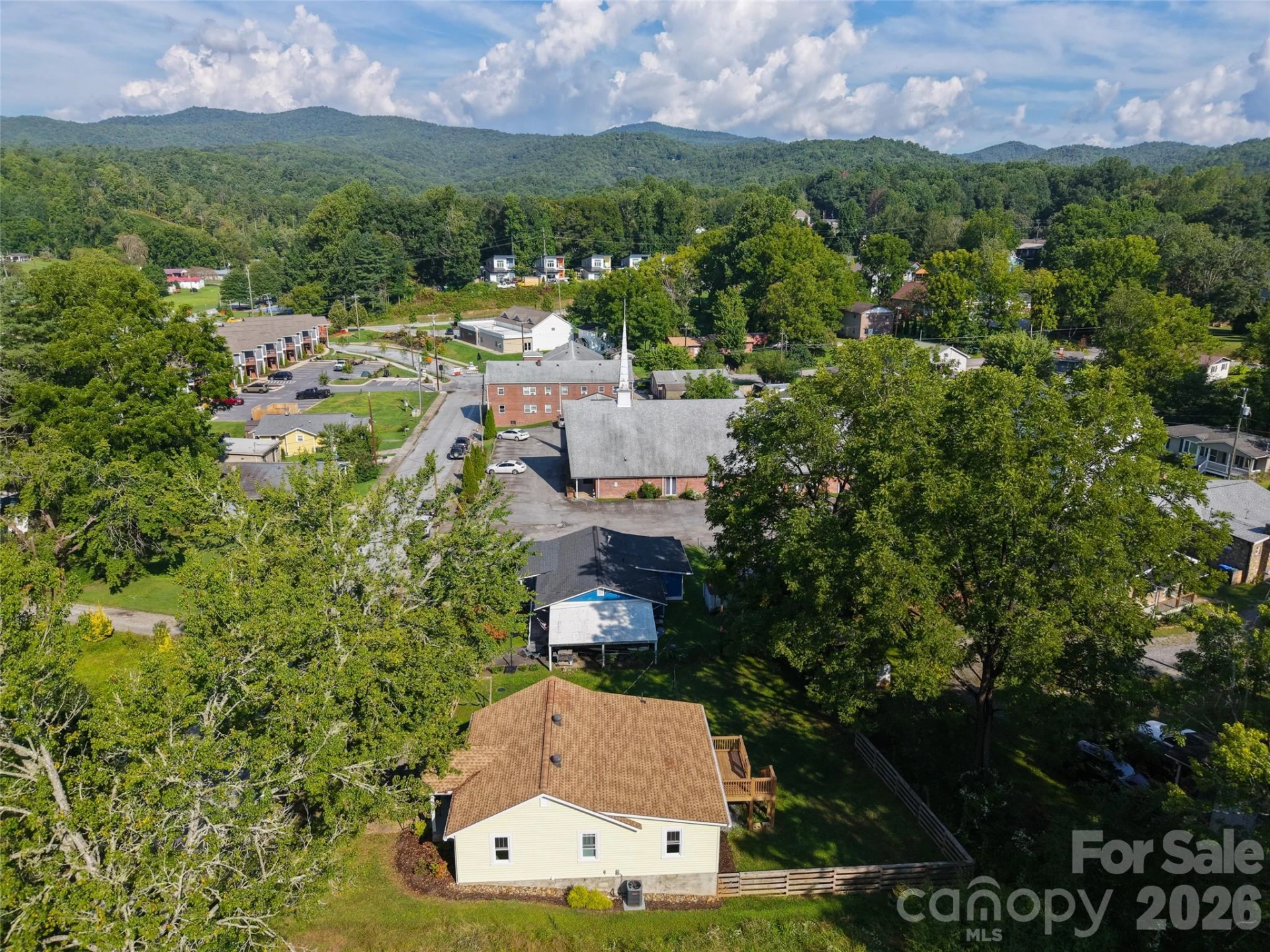 250 Oakdale Street - Photo 3