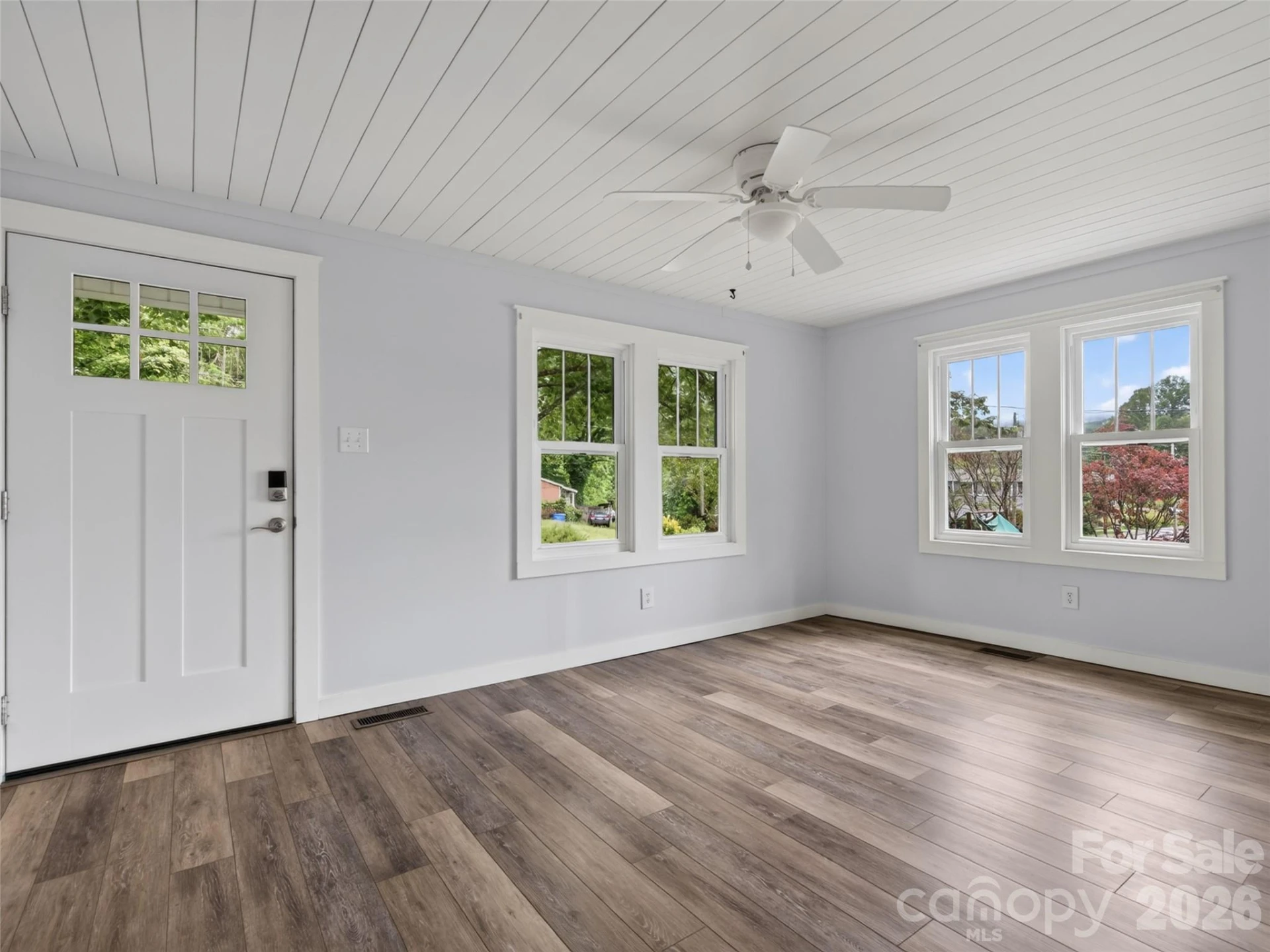 250 Oakdale Street - Photo 4