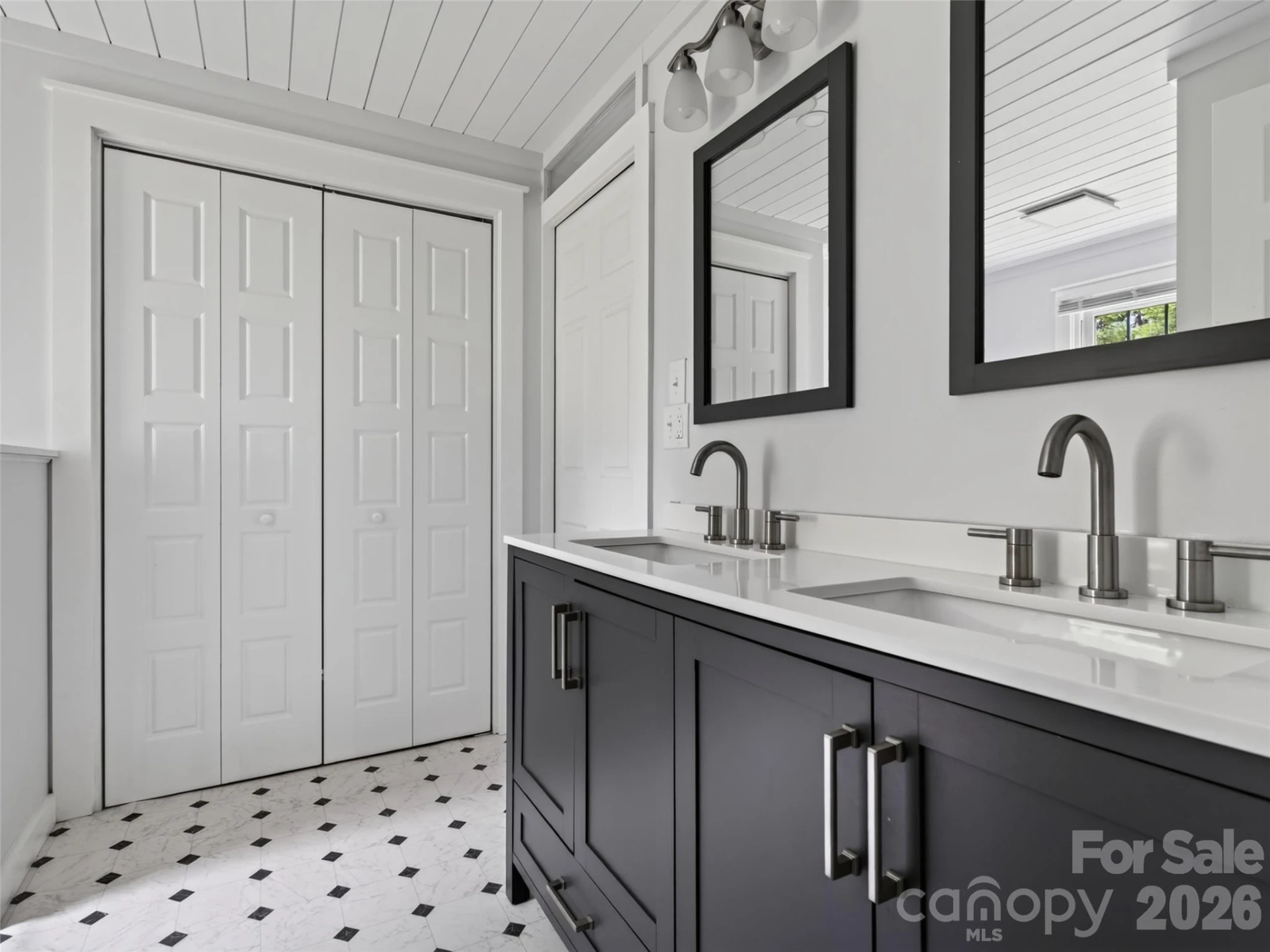 250 Oakdale Street - Photo 22