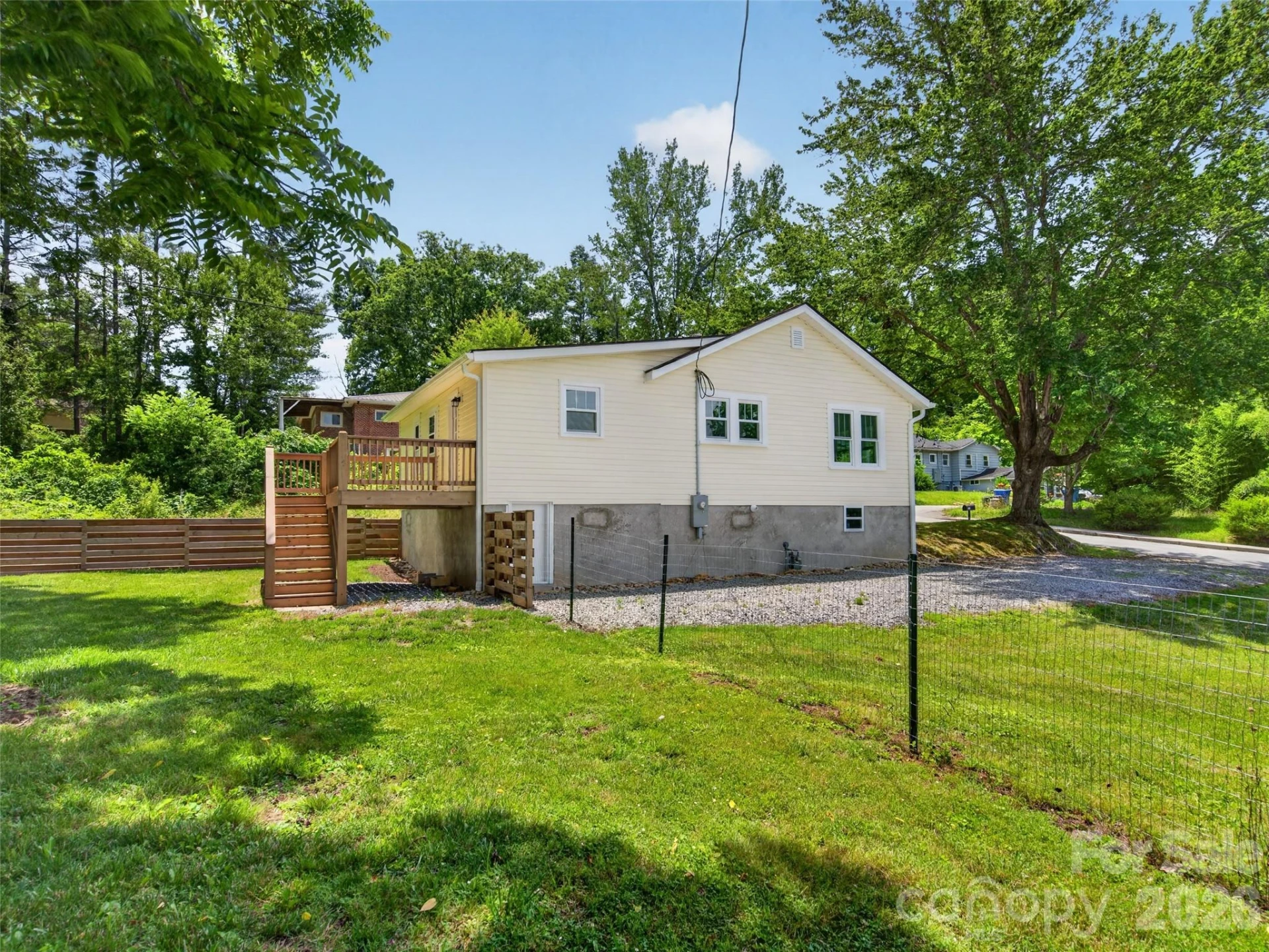 250 Oakdale Street - Photo 36