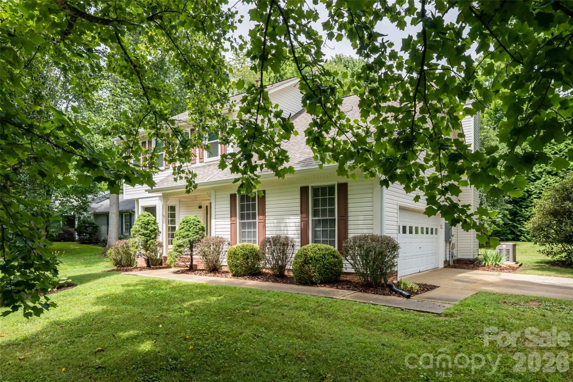 204 Windsor Forest Circle - Photo 2