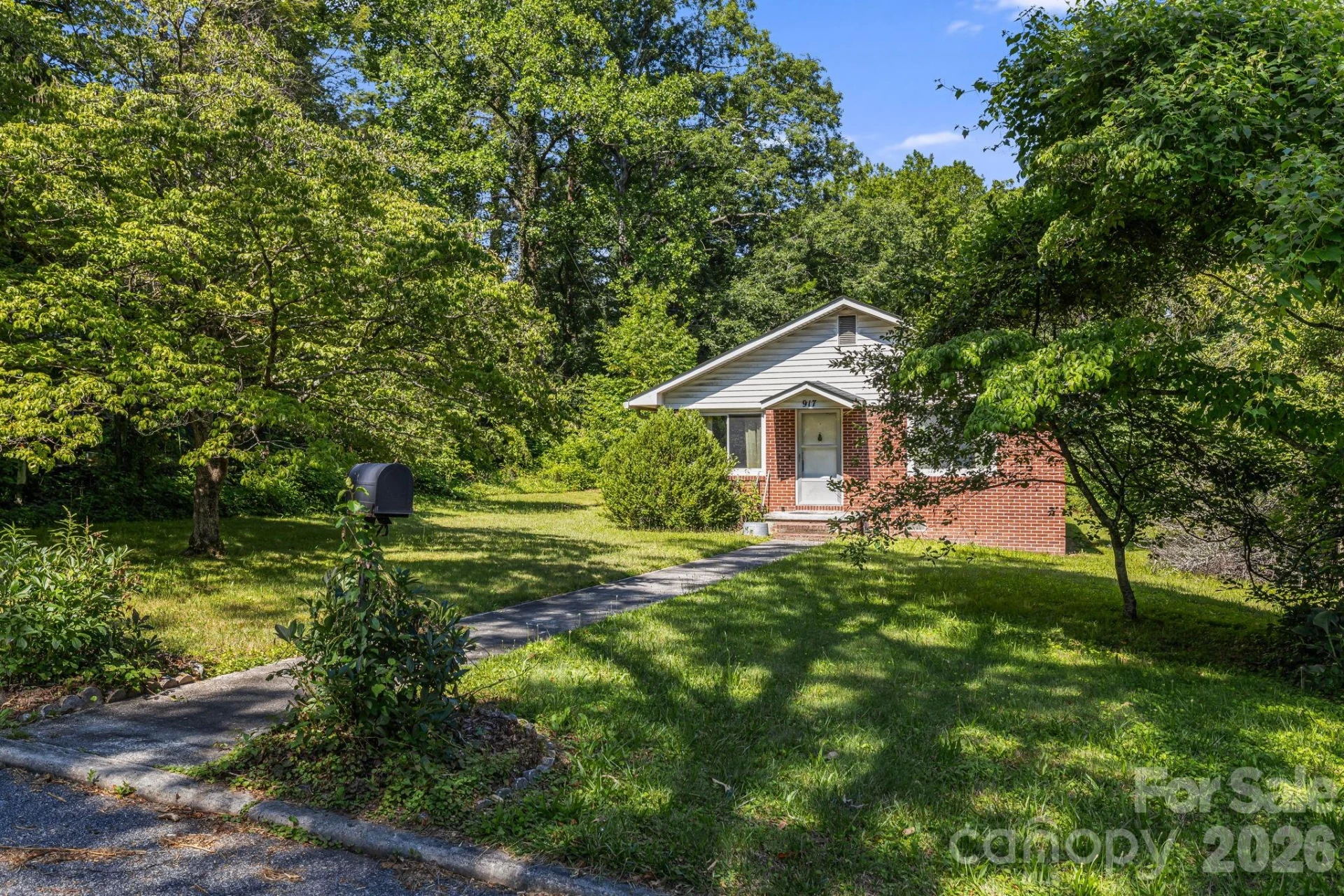 917 Fassifern Court - Photo 3