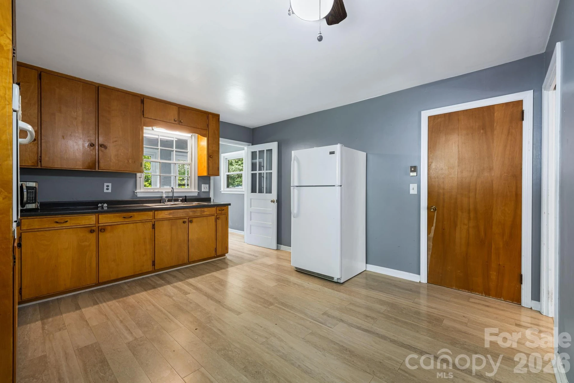 917 Fassifern Court - Photo 4