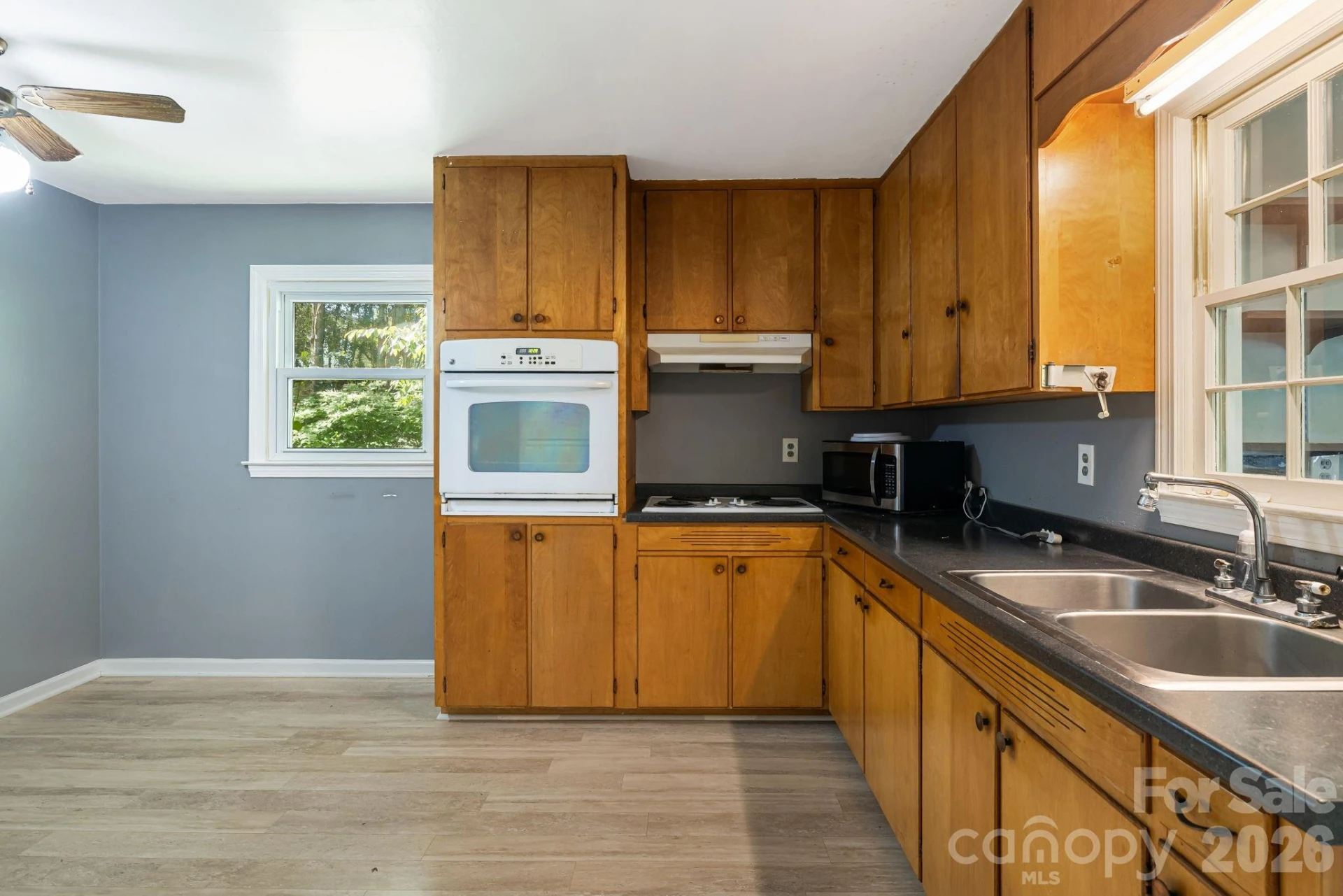 917 Fassifern Court - Photo 6