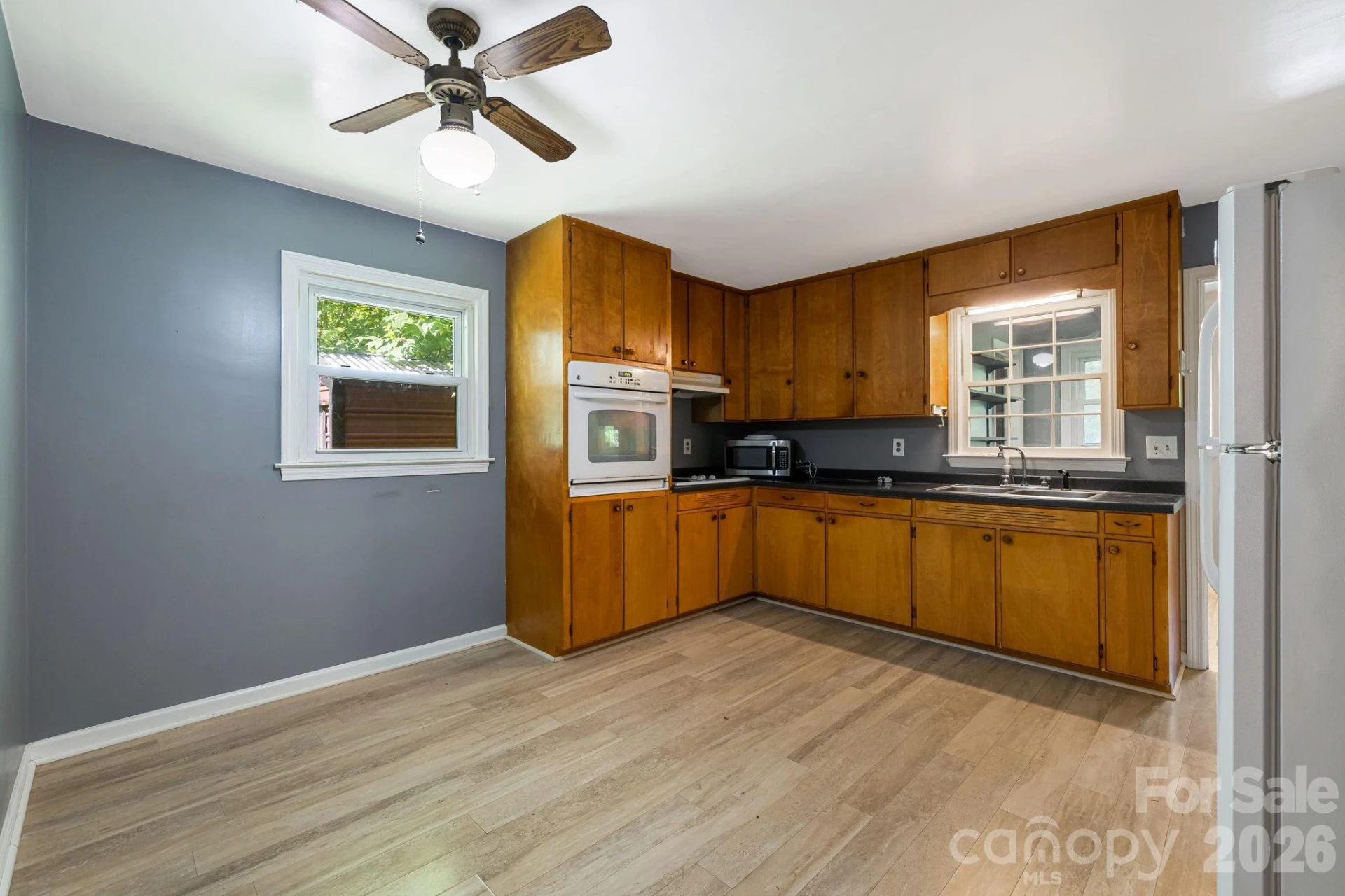 917 Fassifern Court - Photo 7