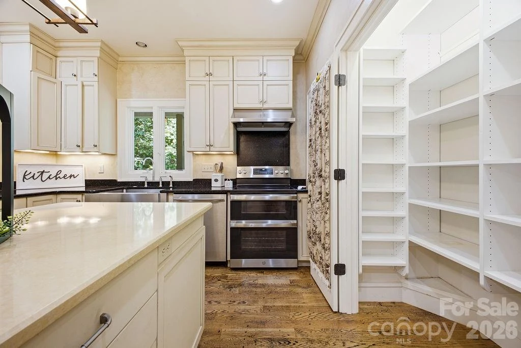 2204 E Cumming Woods Lane - Photo 12