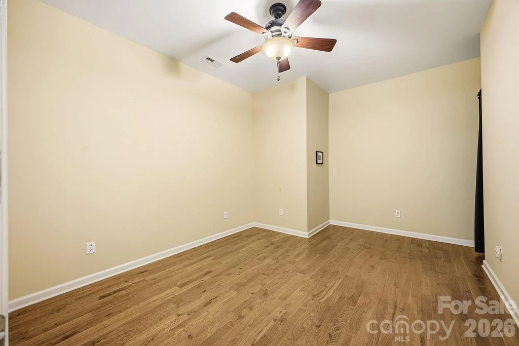 2204 E Cumming Woods Lane - Photo 37