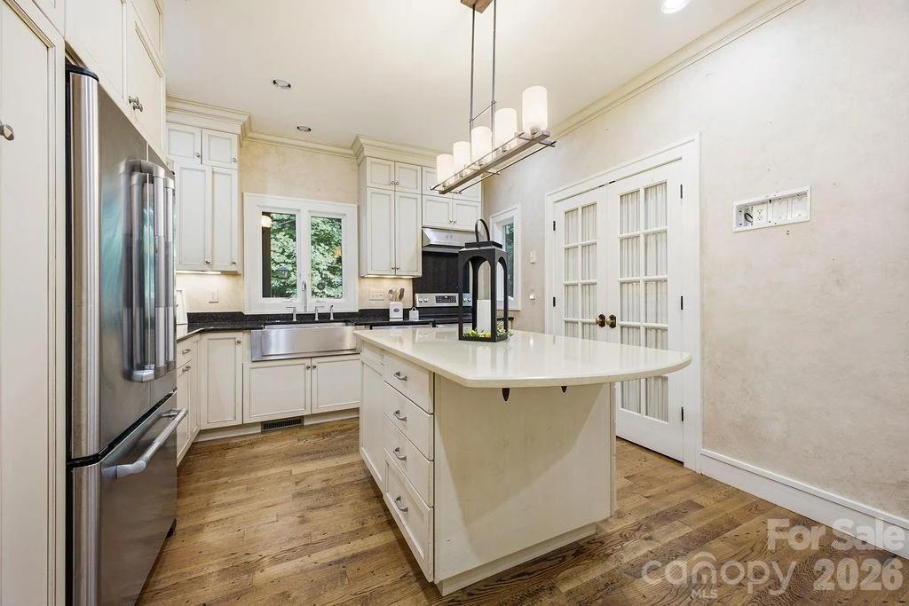 2204 E Cumming Woods Lane - Photo 9