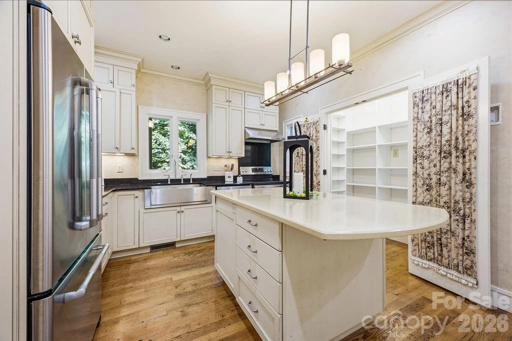 2204 E Cumming Woods Lane - Photo 10