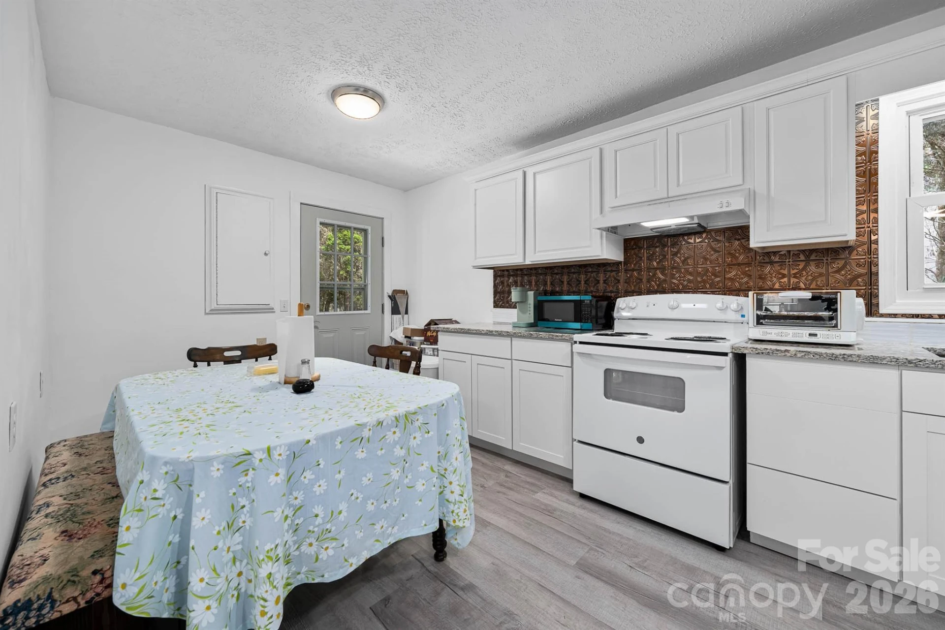 389 Rollins Road - Photo 15