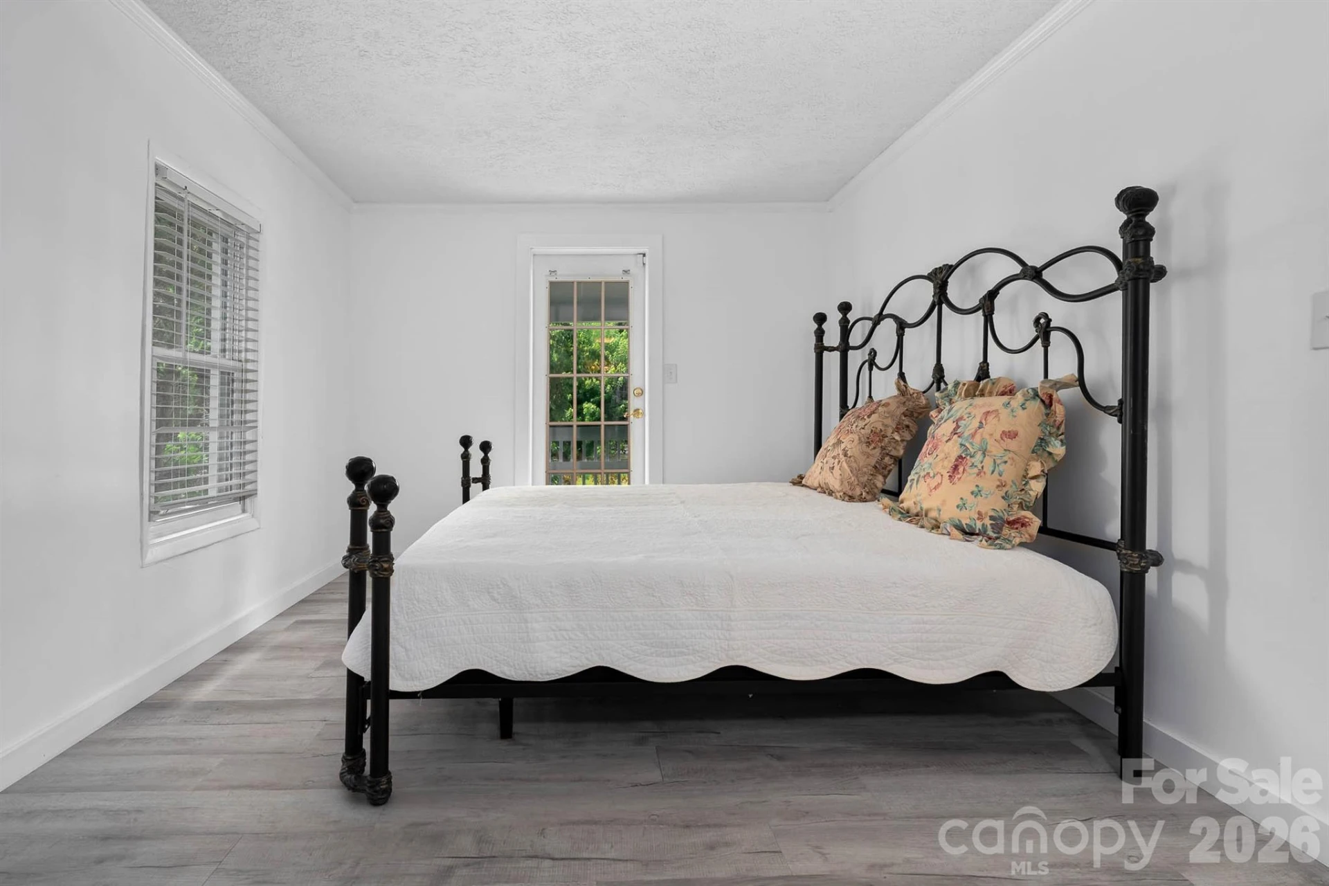 389 Rollins Road - Photo 17