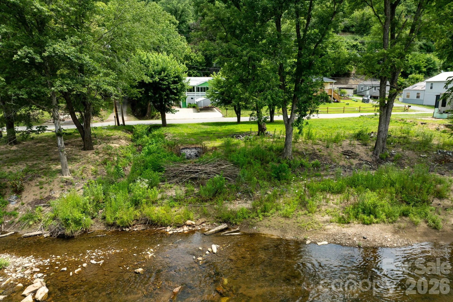 389 Rollins Road - Photo 4