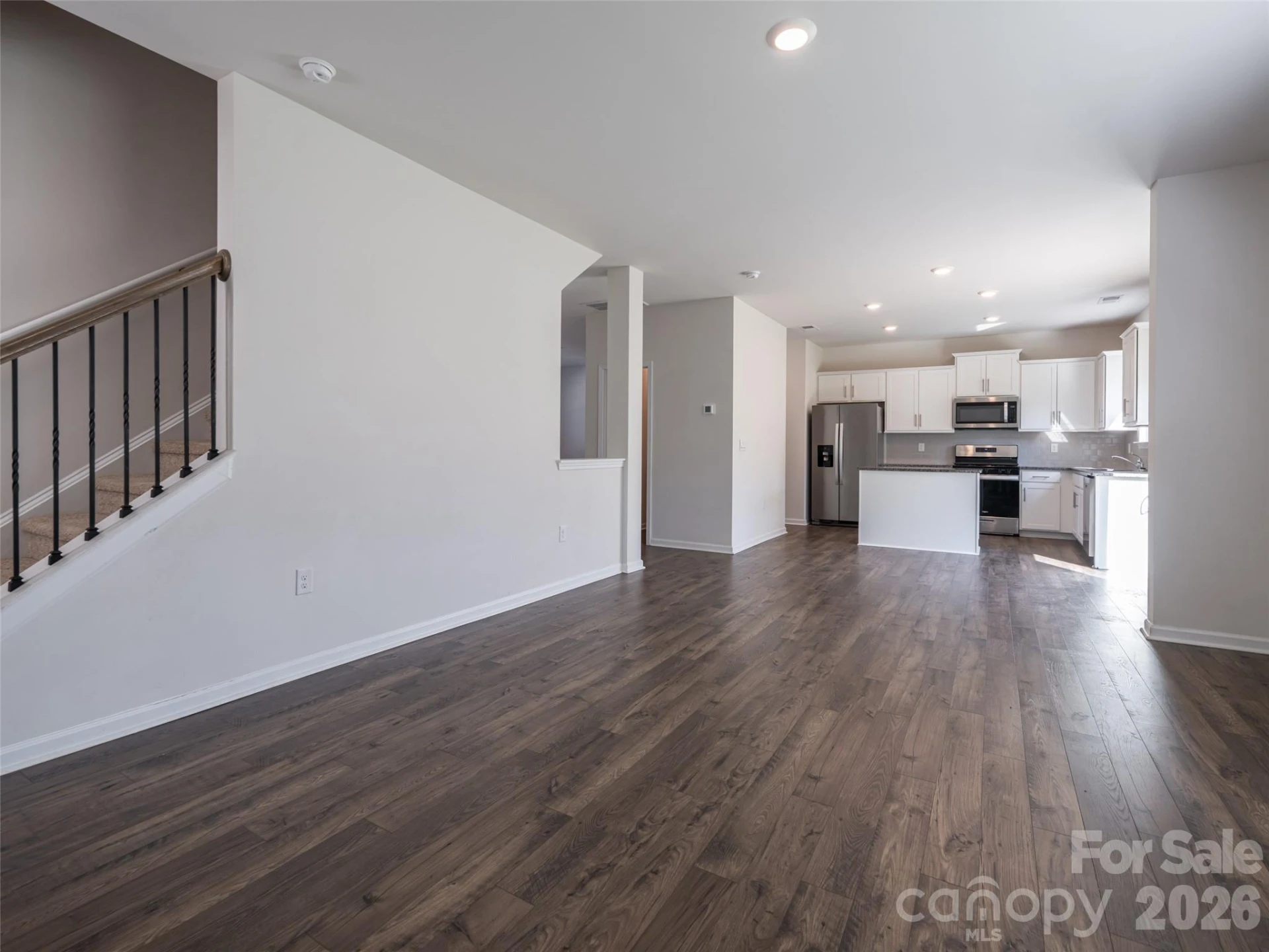 907 Newport Court - Photo 15
