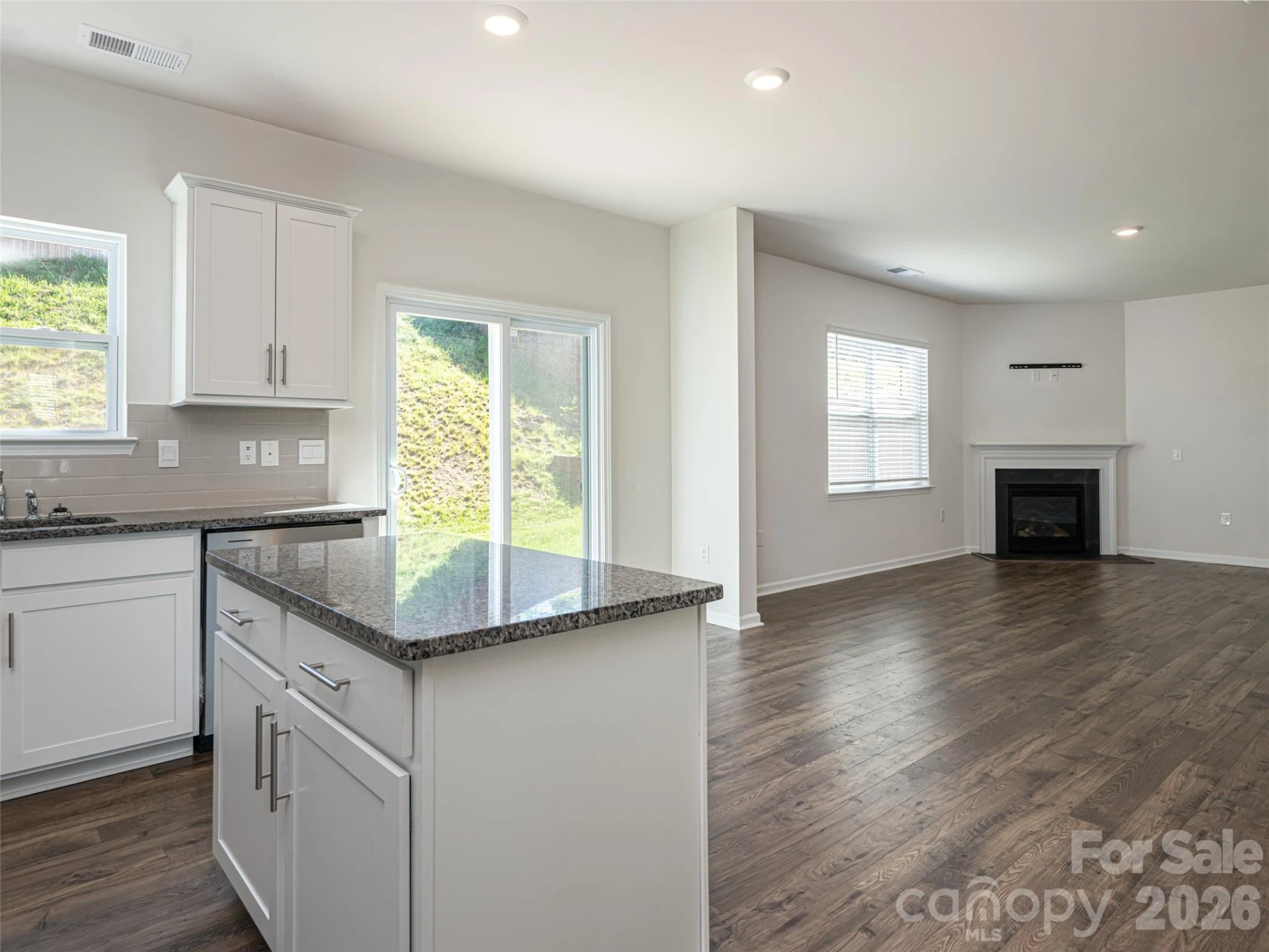907 Newport Court - Photo 19