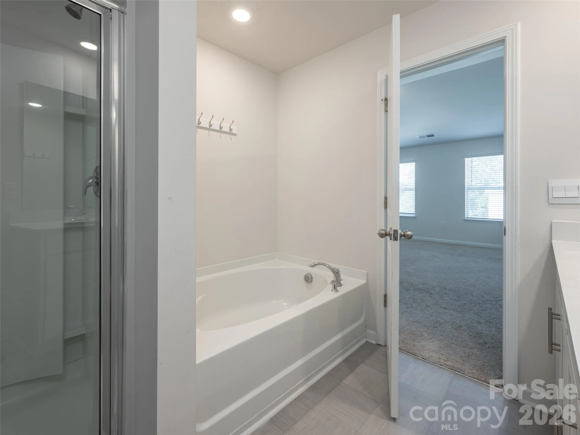 907 Newport Court - Photo 31