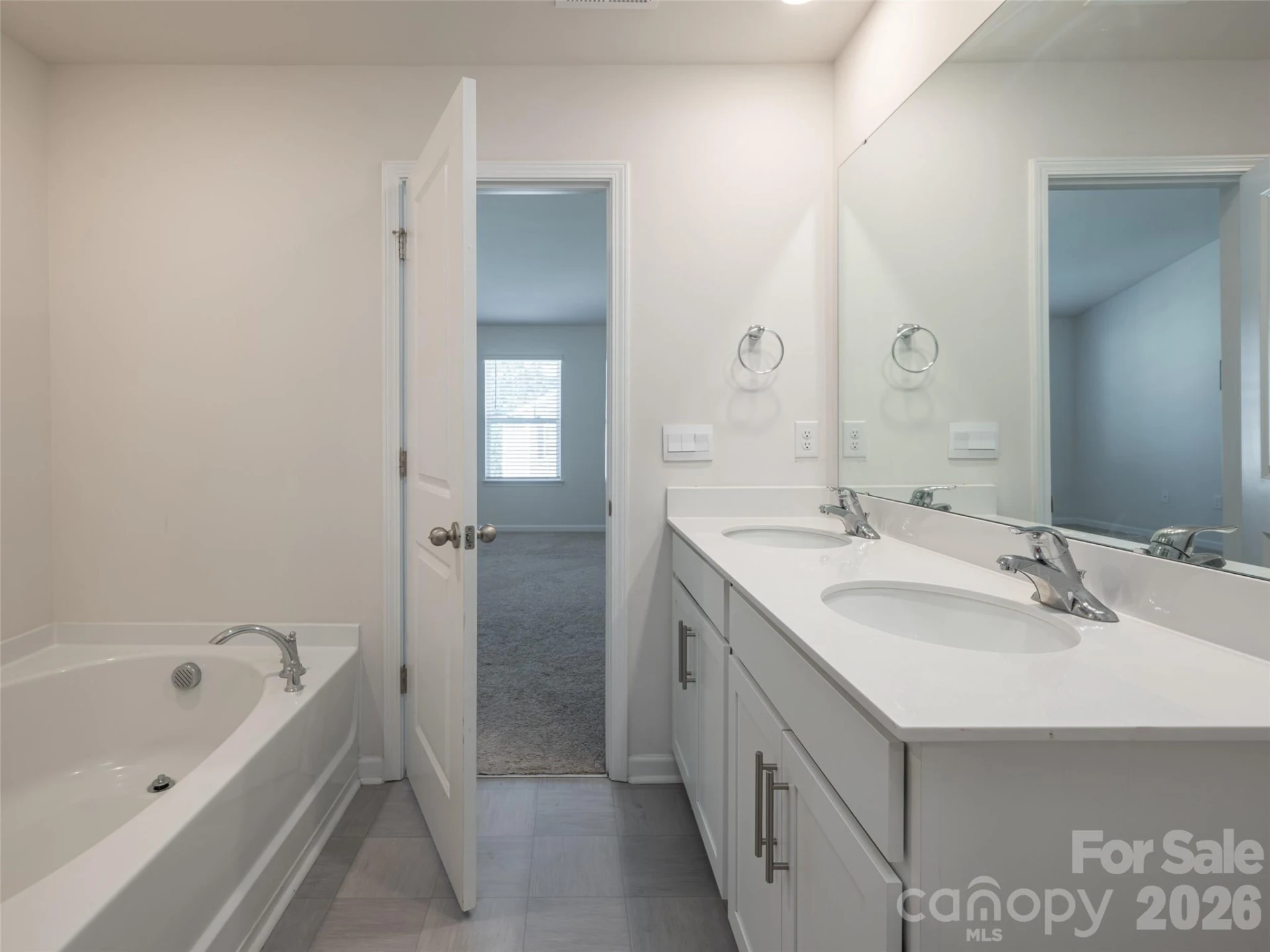 907 Newport Court - Photo 32