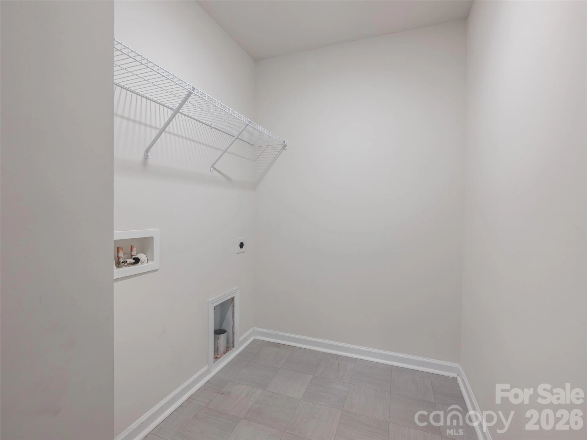 907 Newport Court - Photo 34