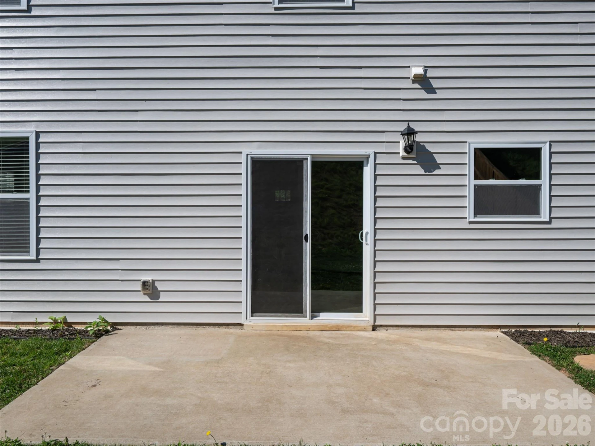 907 Newport Court - Photo 36